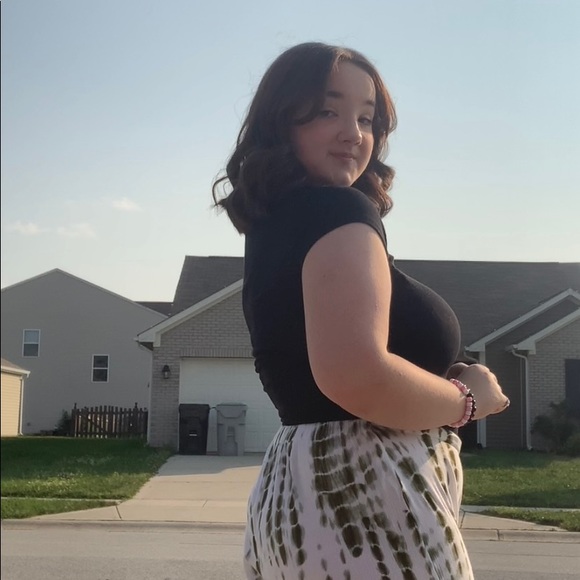 hi! welcome to my closet. - Picture 1 of 1